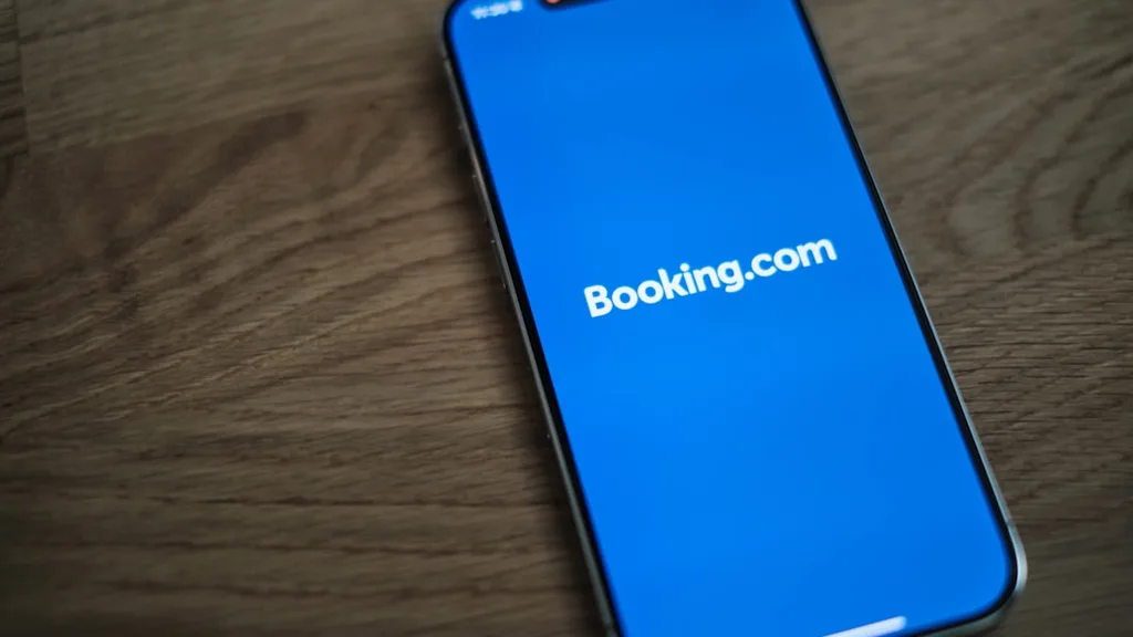 Best booking sites for digital nomads booking app on phone for digital nomads