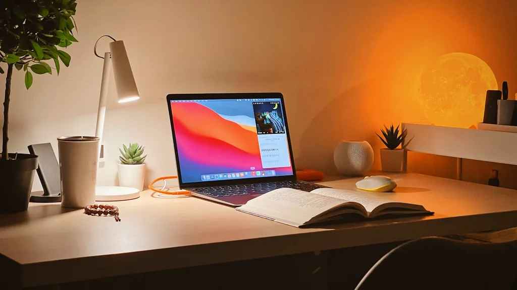 Best laptops for digital nomads thin laptop on cafe table for digital nomads