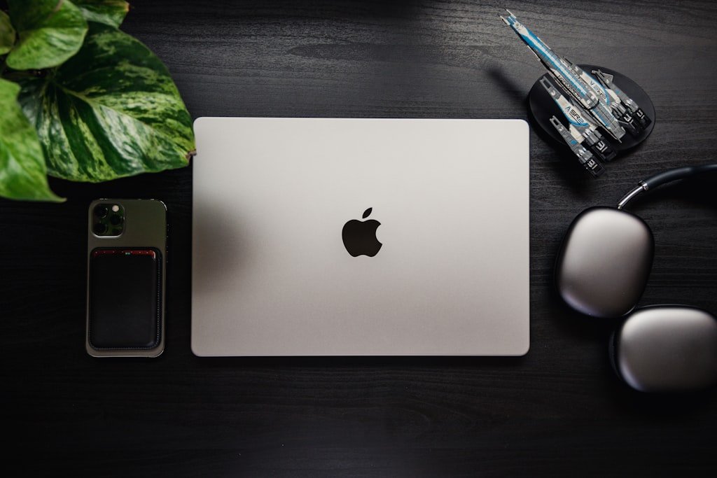 best-remote-work-gear-long-term-nomads-3