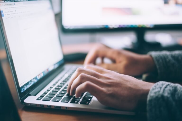 ConvertKit vs Mailchimp for Nomad Coaches and Creators - real test review for digital nomads