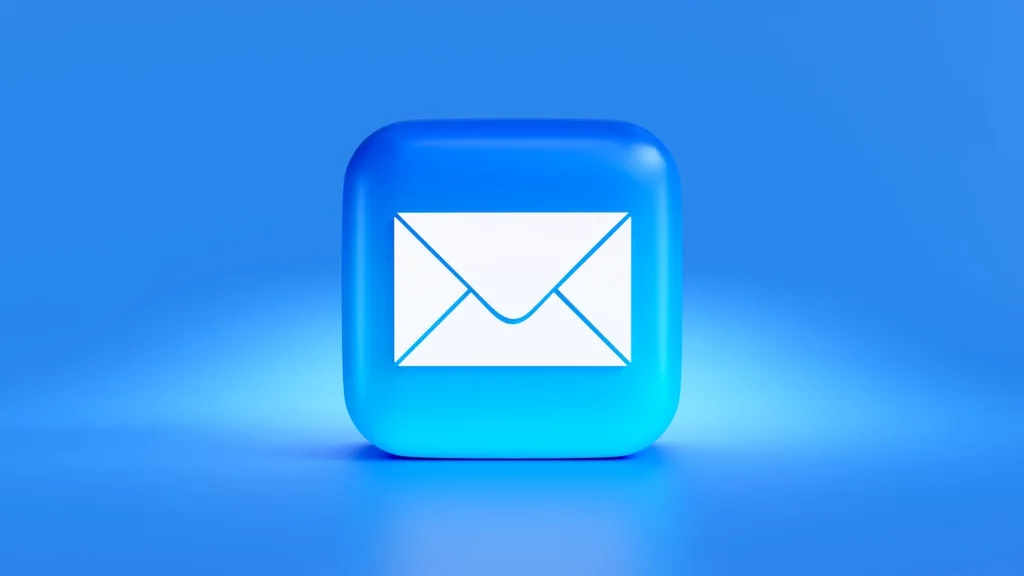 ConvertKit vs Mailchimp Mailchimp campaign builder for digital nomads