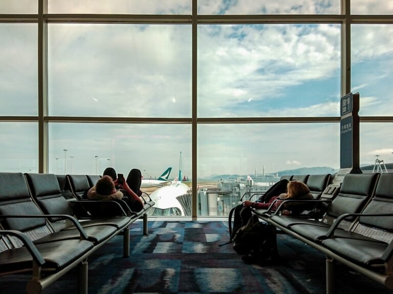 How to set up your eSIM before flying, 5 minute guide for digital nomads