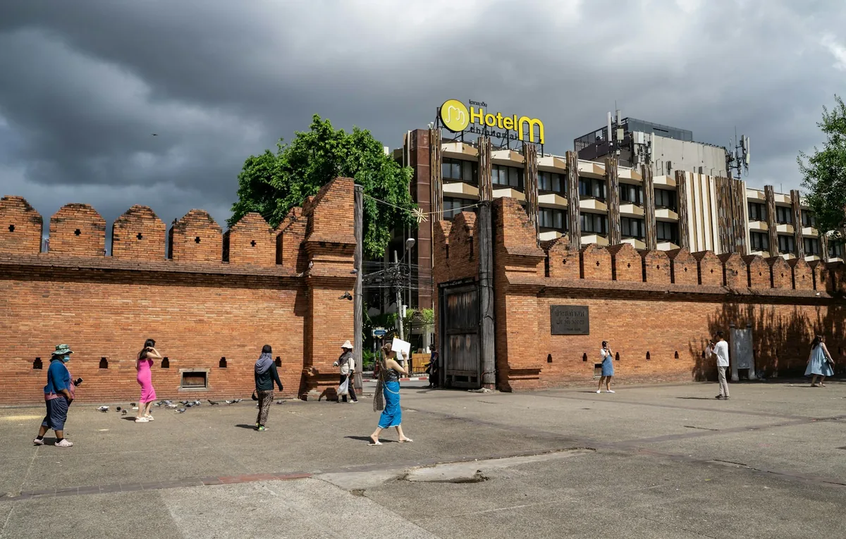 La Puerta Tha Phae, la entrada de ladrillo restaurada a la ciudad vieja de Chiang Mai