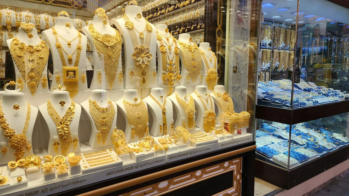 Joyas de oro expuestas en el Zoco del Oro de Dubái