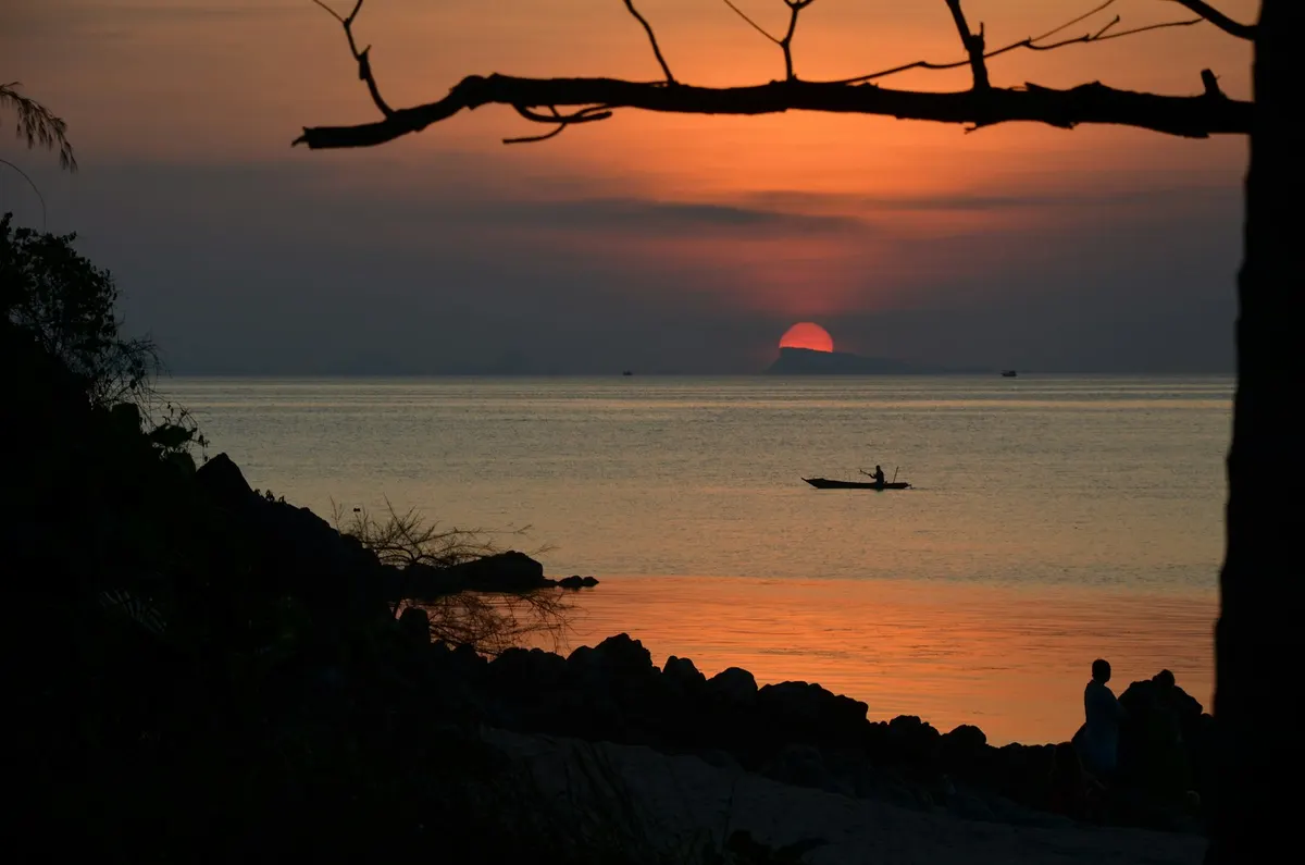 Sunset over the water on Koh Phangan, Koh Phangan digital nomad guide