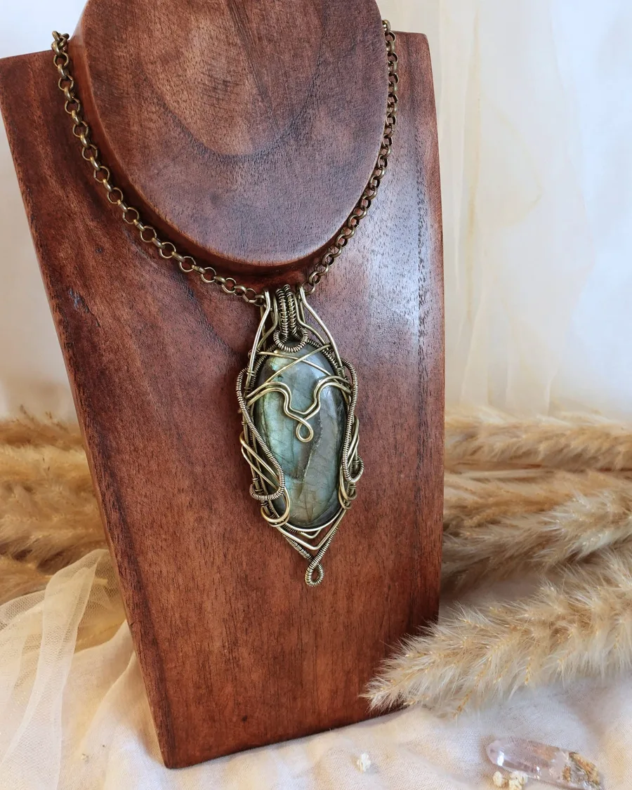 Rikst Jewelry Bold Labradorite necklace, handmade gemstone jewelry
