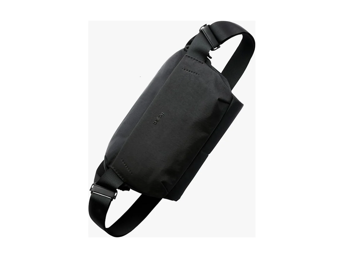 Bellroy Venture Sling 6L in het zwart met de brede riem