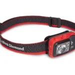 Stirnlampe Black Diamond Spot 400 in Rot und Schwarz auf ihrem Kopfband