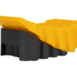 Gele Camco Curved Leveler met honingraatpatroon en een zwart wielblok