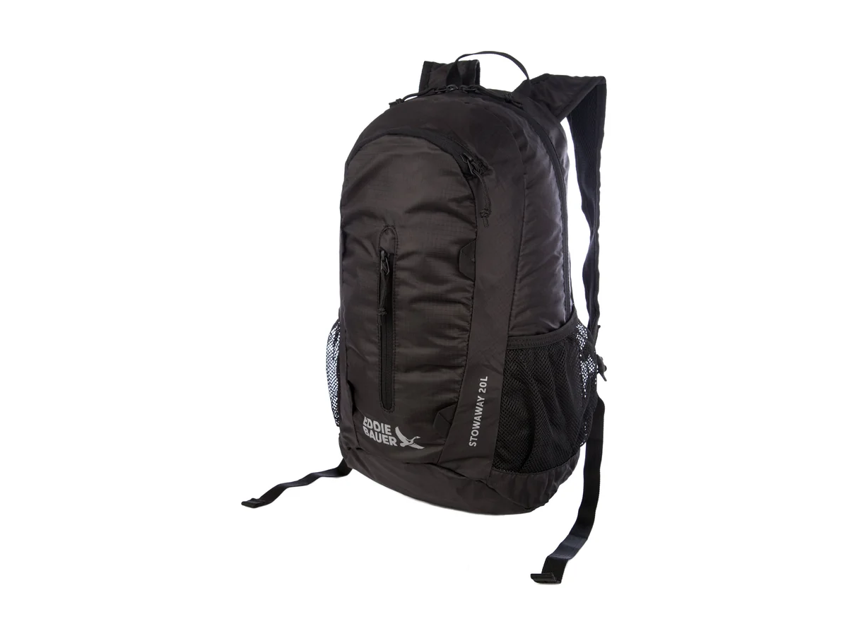 Der Eddie Bauer Stowaway Packable 20L Daypack in Schwarz mit seitlichen Netzfächern