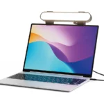 HumanCentric-lampbalk boven op een laptopscherm
