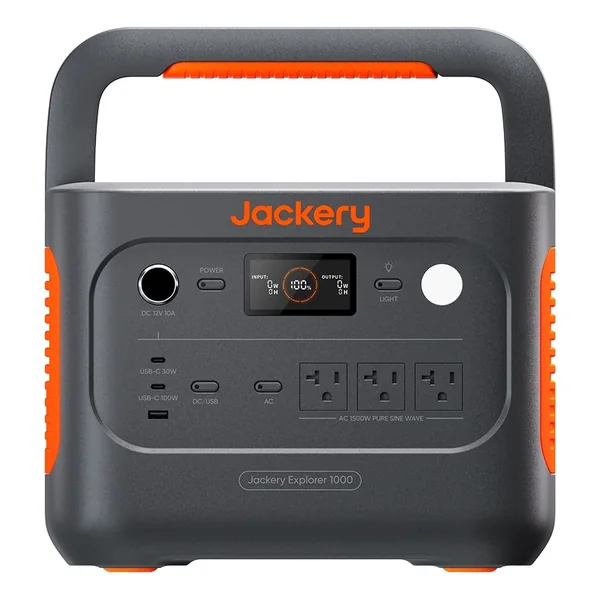 Estación de energía portátil Jackery Explorer 1000 v2 en negro y naranja, con asa de transporte y tres tomas de CA