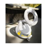 LISEN magnetische zuignaphouder voor de auto op een dashboard