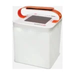 LuminAID Max 2-in-1 opblaasbare zonnelantaarn met het zonnepaneel aan de bovenkant