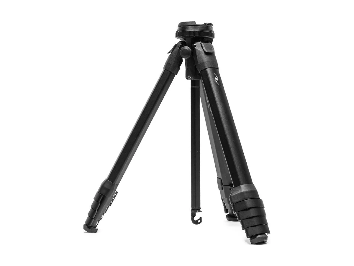 Peak Design Travel Tripod in aluminium, met uitgeklapte poten