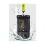 Pelican Marine waterdichte telefoonhoes, Regular, zwart met een gele polsband
