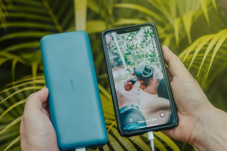 Anker vs UGREEN Power Bank: Which 25,000 mAh for Laptops?