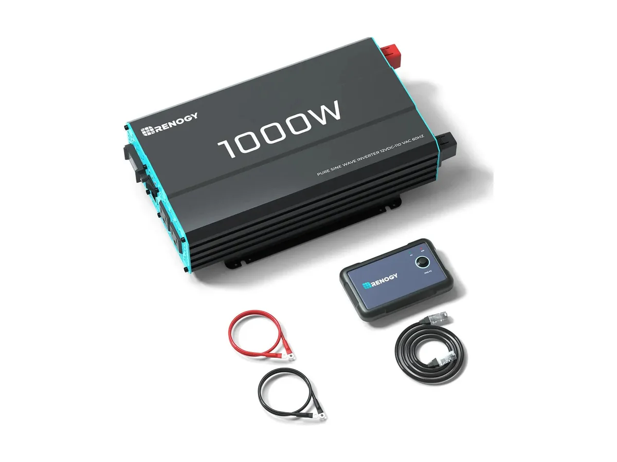 Renogy 1000W pure sine wave-omvormer met de bijgeleverde afstandsbediening en twee accukabels