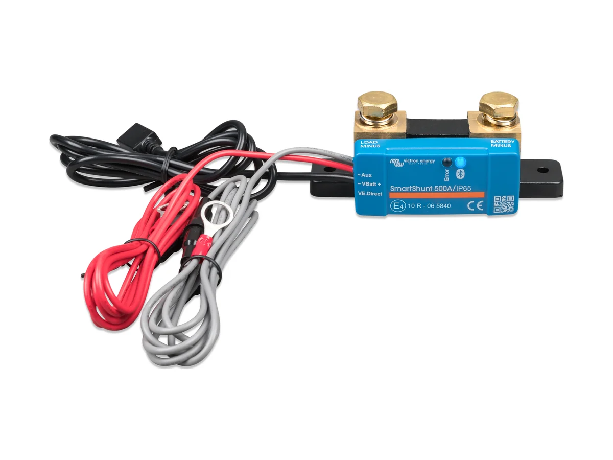 Victron SmartShunt 500 A battery monitor with its cables